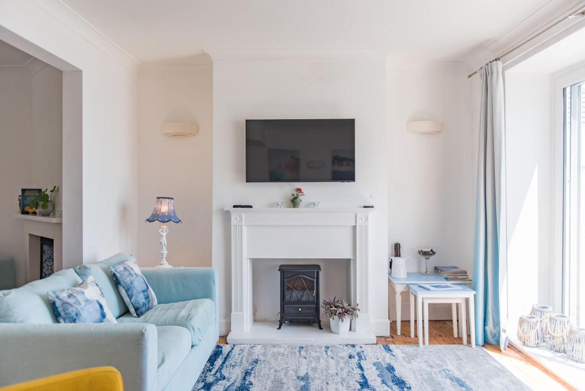 Wave Cottage By Bloom Stays Sandgate Exterior photo